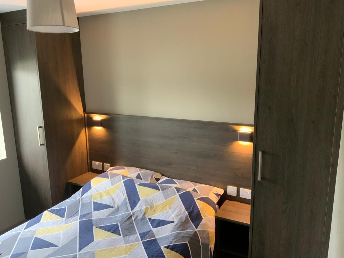 גלוואיי Small,Smart,Tidy 2 Bed Apartment מראה חיצוני תמונה