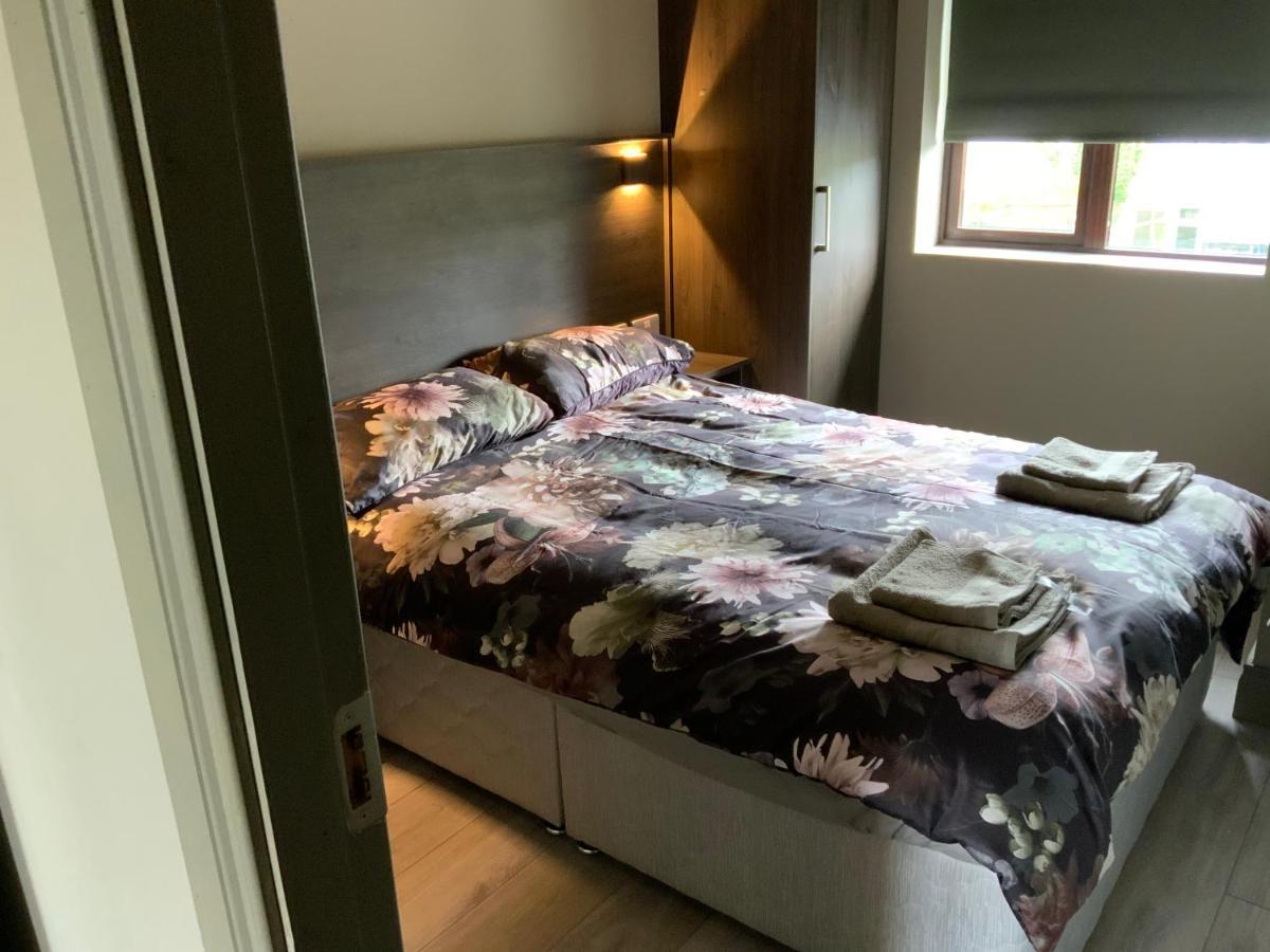 גלוואיי Small,Smart,Tidy 2 Bed Apartment מראה חיצוני תמונה