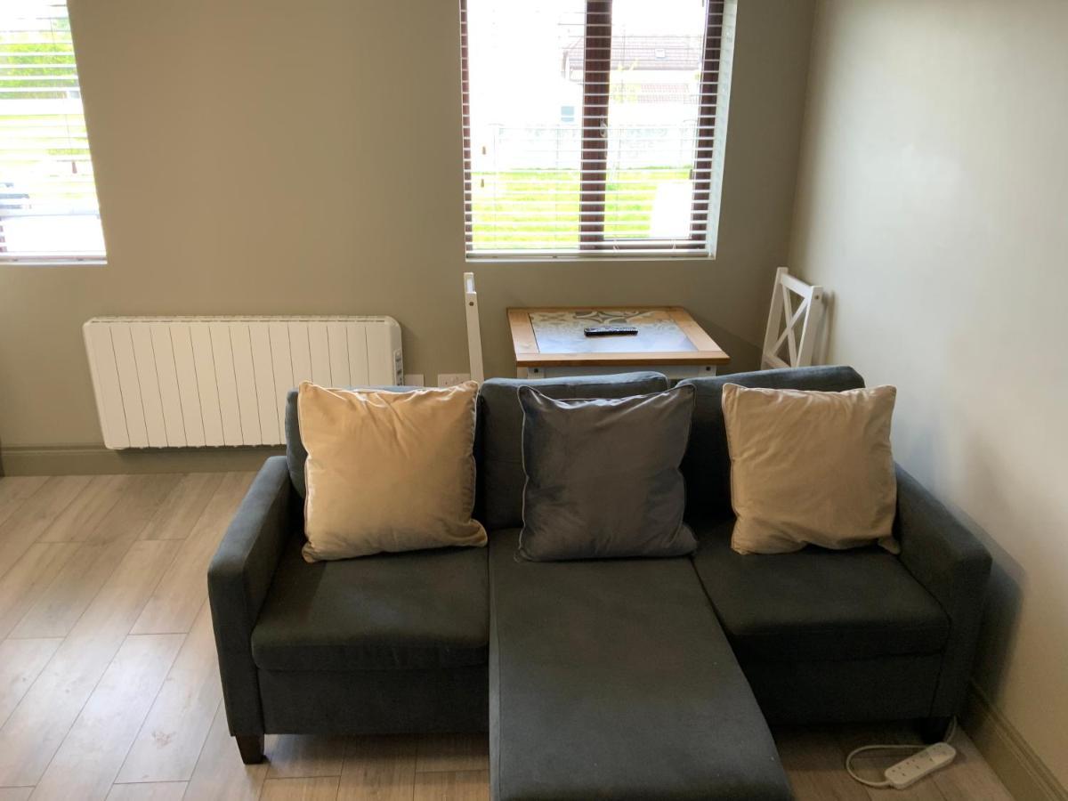 גלוואיי Small,Smart,Tidy 2 Bed Apartment מראה חיצוני תמונה